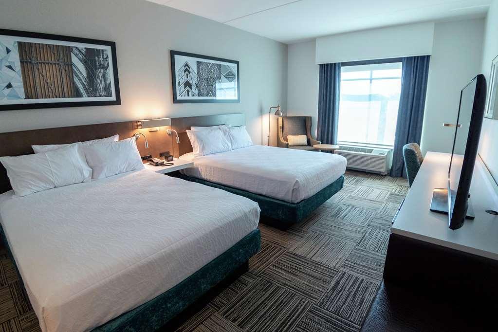 Hilton Garden Inn Спартанбърг Стая снимка